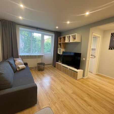 Modern 1Br Haven Near Two Parks Apartamento Riga Exterior foto