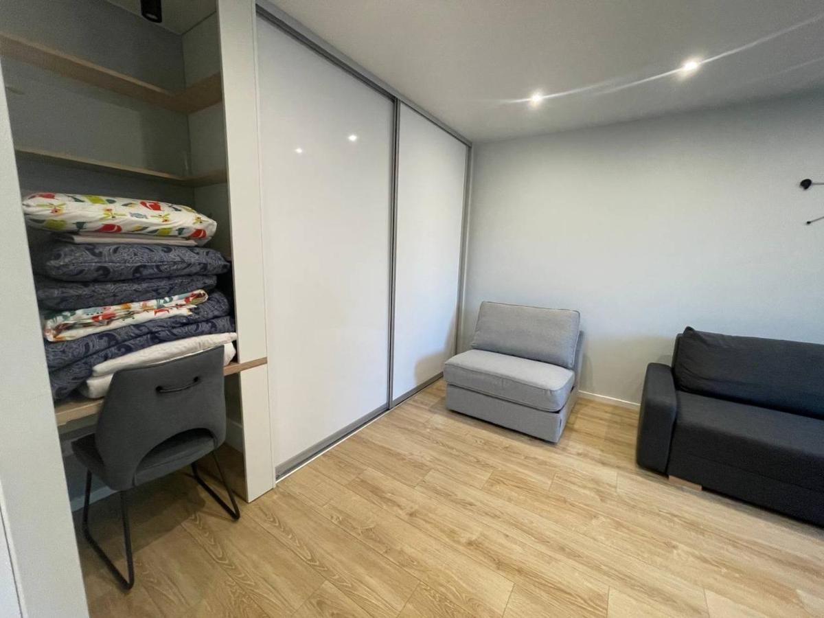 Modern 1Br Haven Near Two Parks Apartamento Riga Exterior foto